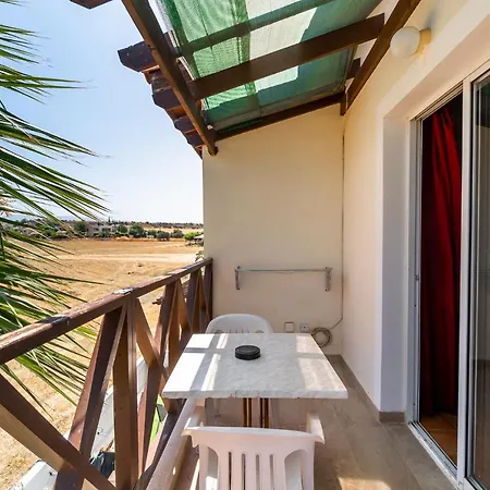Kate's Latchi Beachfront Studio 105 By Ezoria *